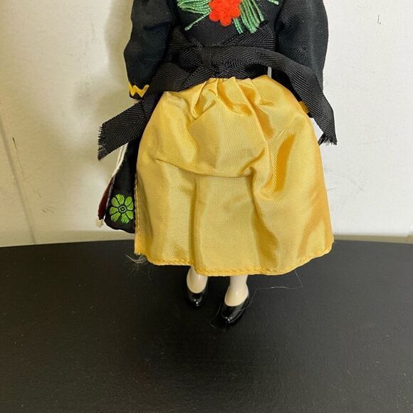 Vintage Handmade Austrian Doll 8" Tall Trachtenpuppen New With Tags - Picture 3 of 10